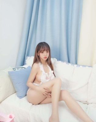 欧美脚vk_十万网红美女美酱