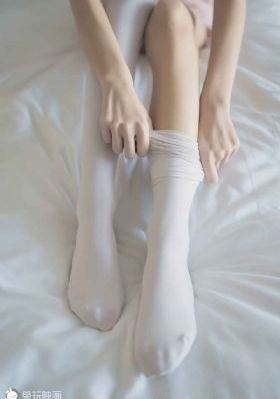 欧美牛仔裤美女翘臀_完整无删减版