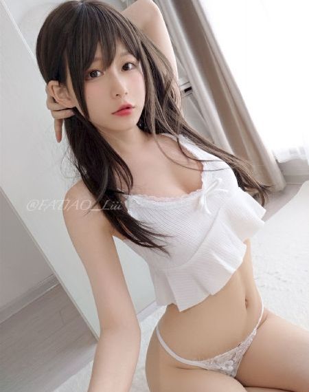 欧美睡衣美女_4K全集免费观看