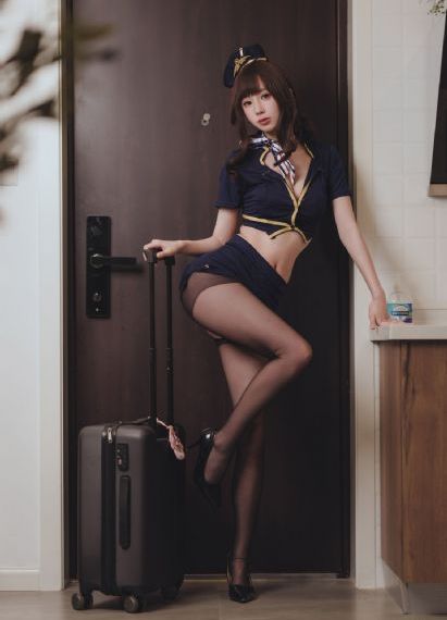 国产剧情宅男家中看片仙女从天而降_BD免费观看